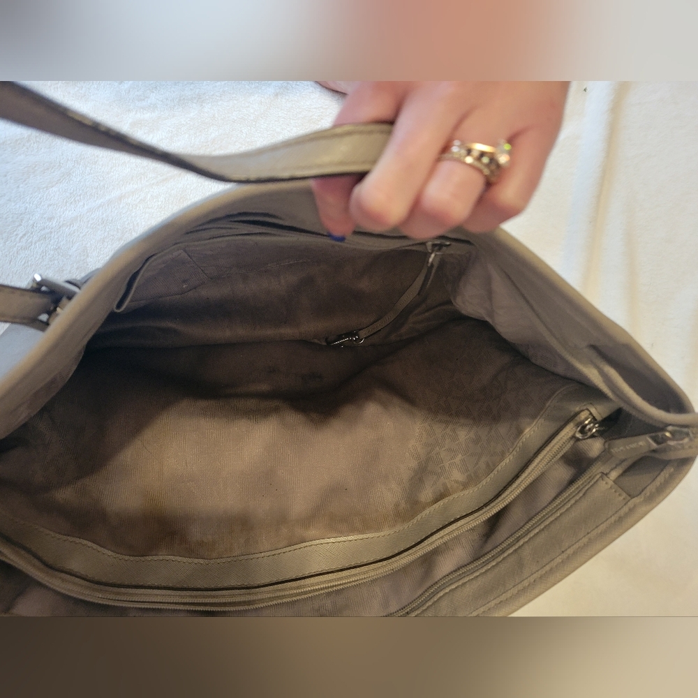 Michael Kors Jet Set Travel Tote Shoulder Bag Taupe Saffiano Leather Work Bag - Picture 5 of 11